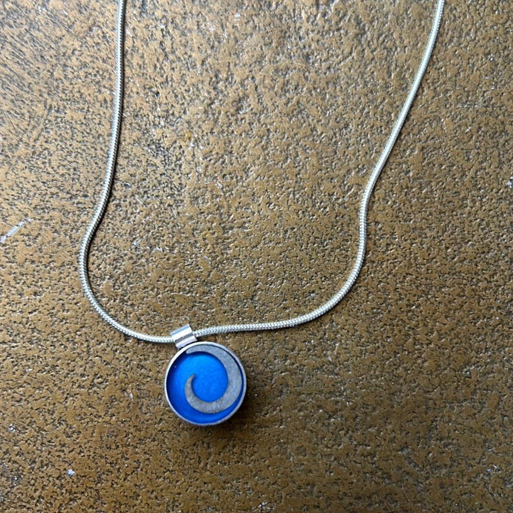 Silver wave necklace